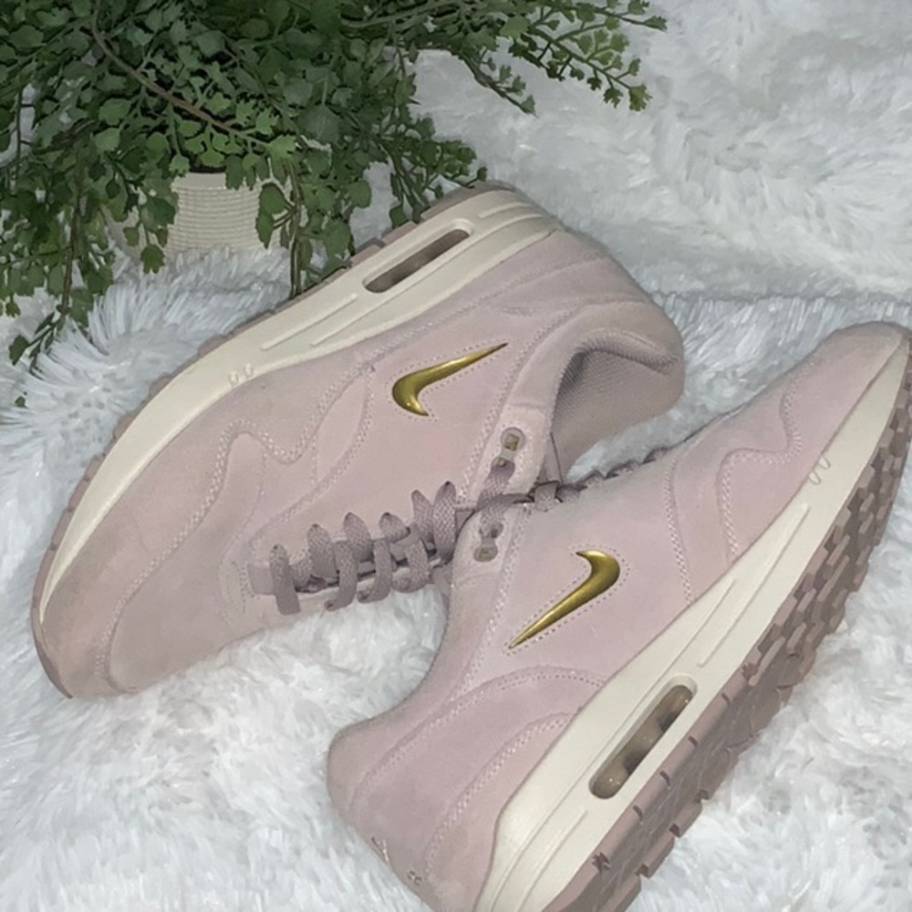 Nike Air Max 1 mens size 8.5 in Rare Jewel Particle Rose